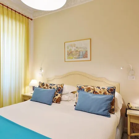 מלון Grand Aminta 4*