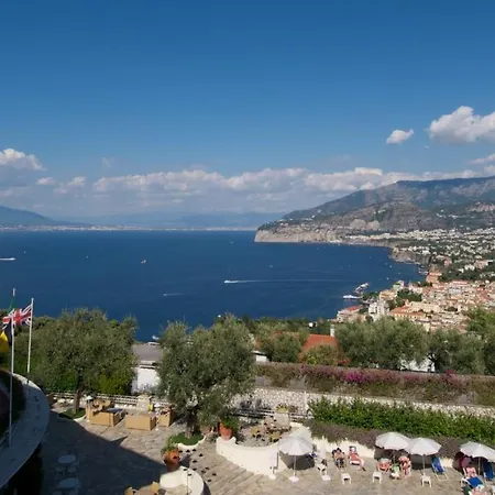 Grand Aminta Hotel 4*